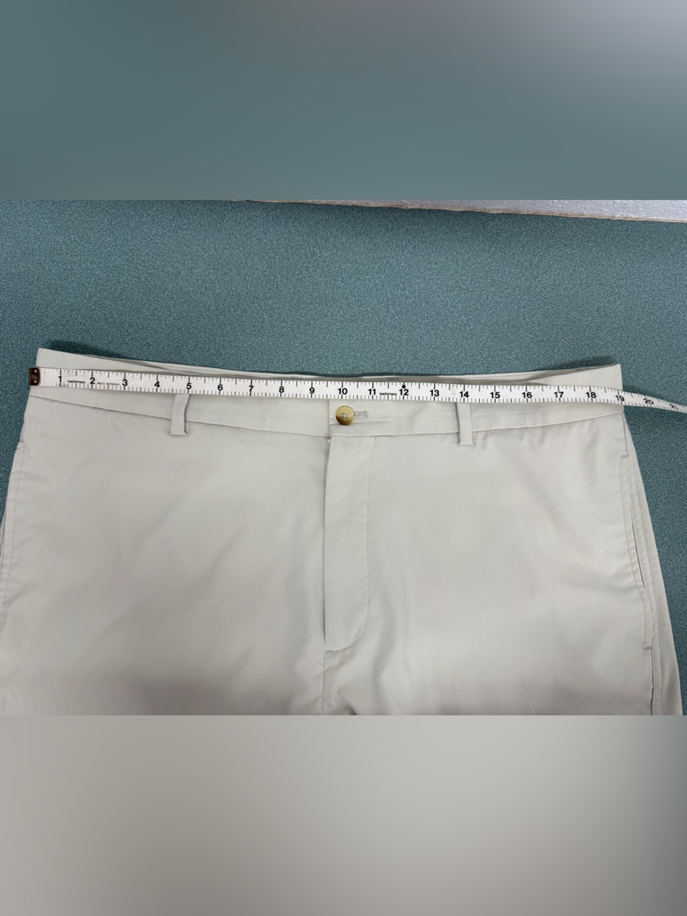 Greg Norman Performance Golf Shorts Men’s 38 Tan - Picture 5 of 7